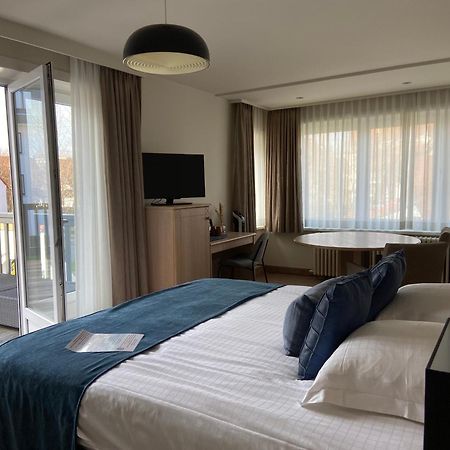 Hotel Les Arcades Кноке-Хайст Екстериор снимка