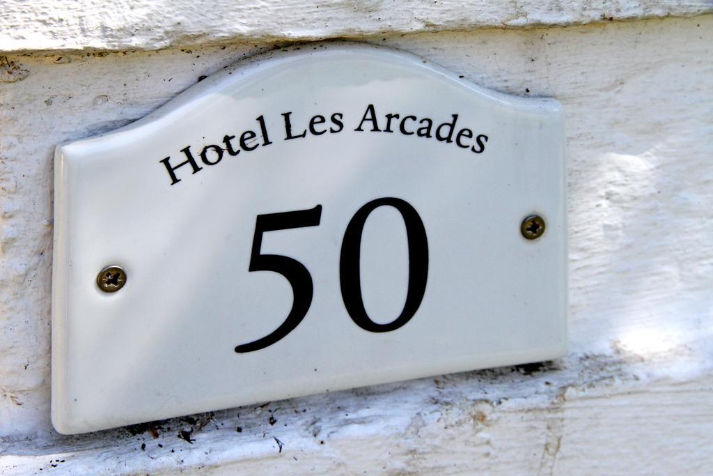 Hotel Les Arcades Кноке-Хайст Екстериор снимка