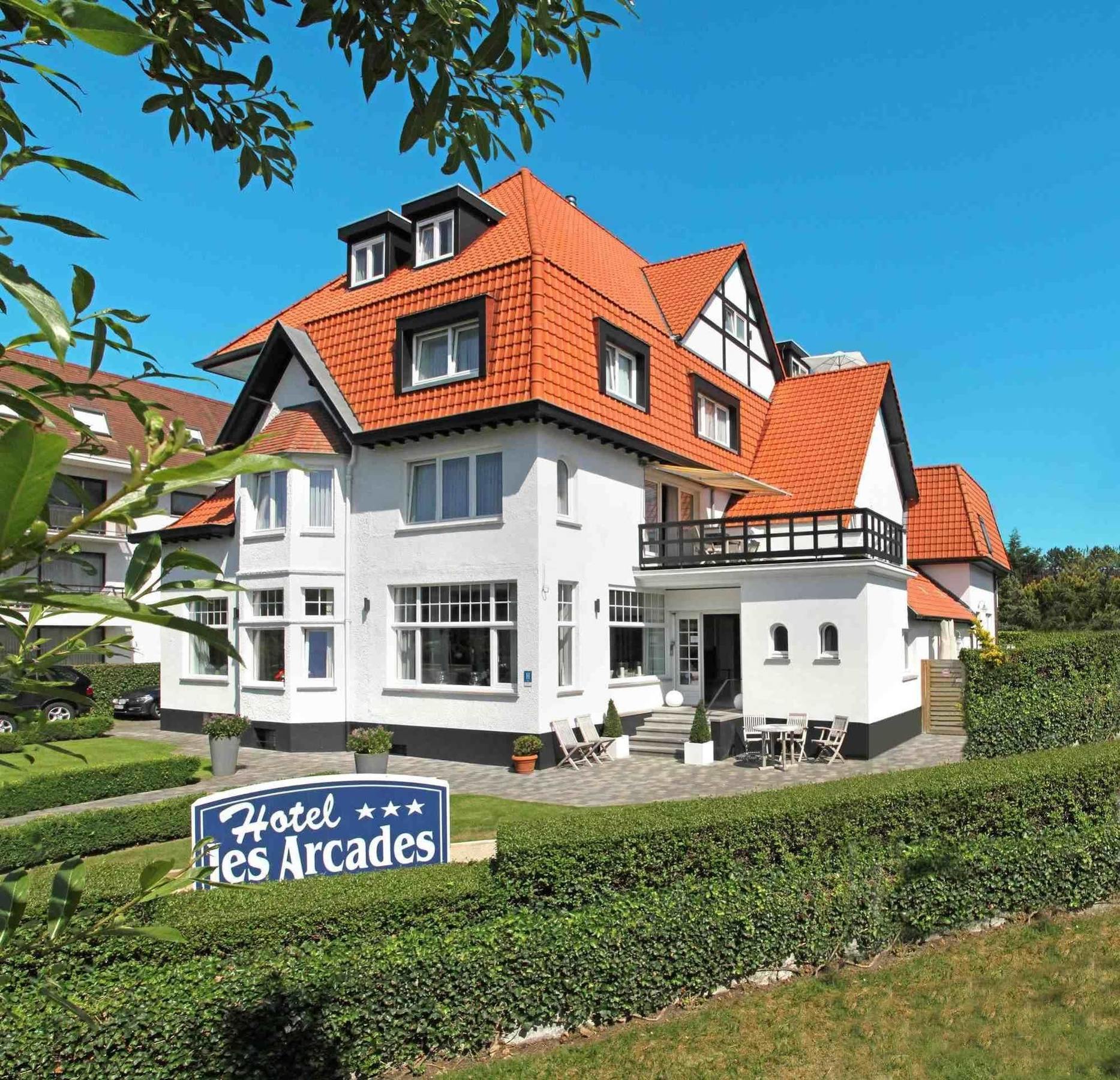 Hotel Les Arcades Кноке-Хайст Екстериор снимка